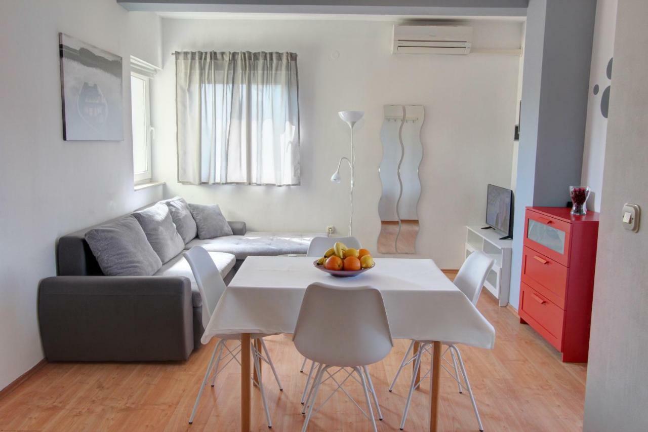 Apartman Pula Buitenkant foto