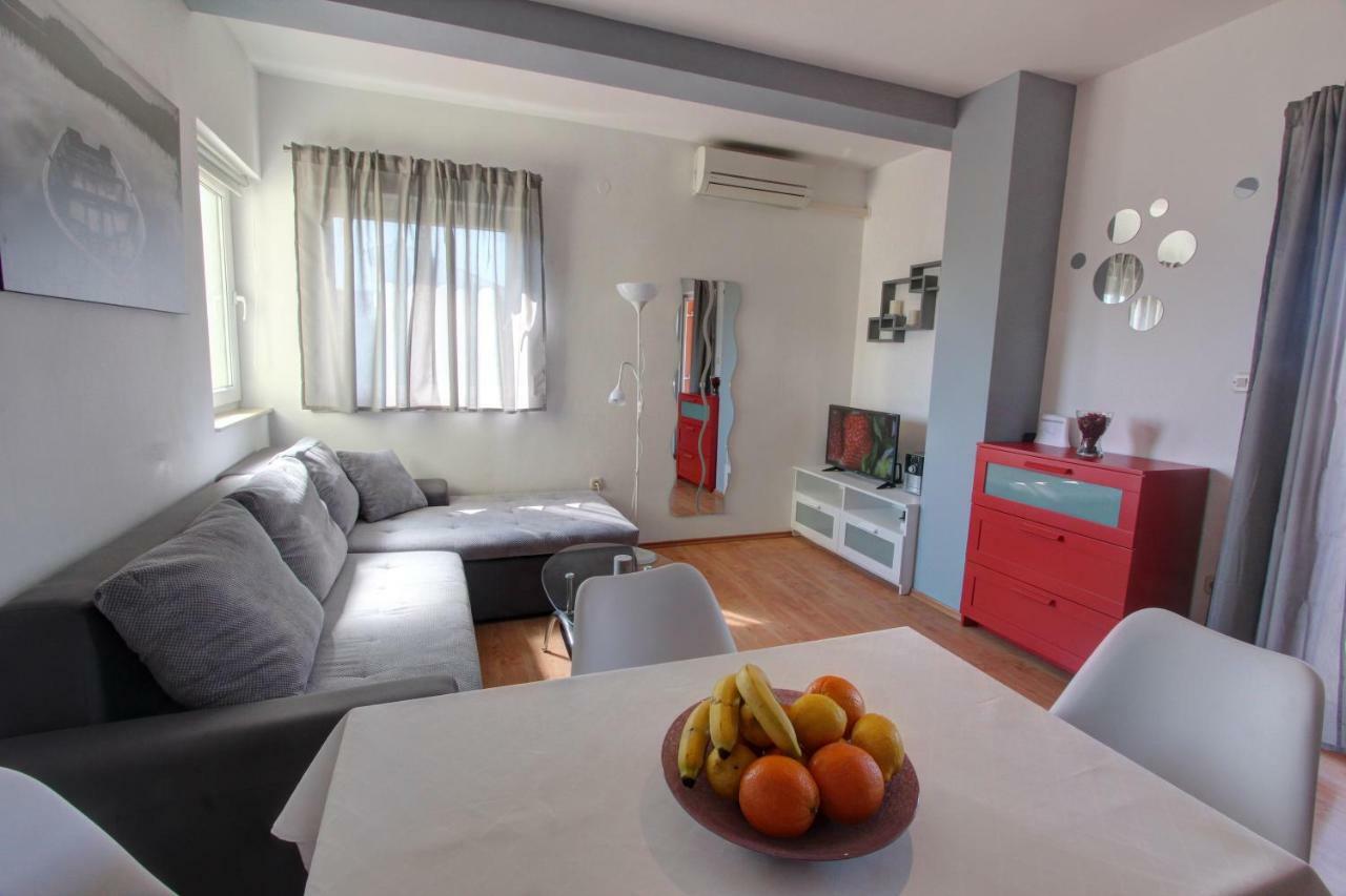 Apartman Pula Buitenkant foto