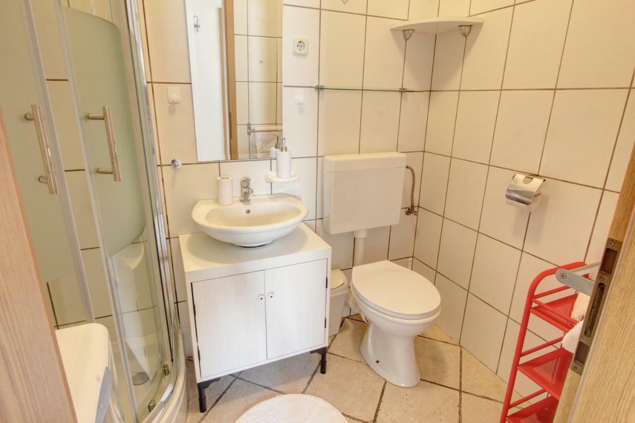 Apartman Pula Buitenkant foto