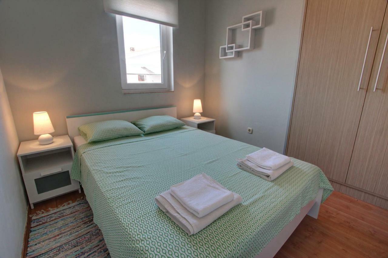 Apartman Pula Buitenkant foto