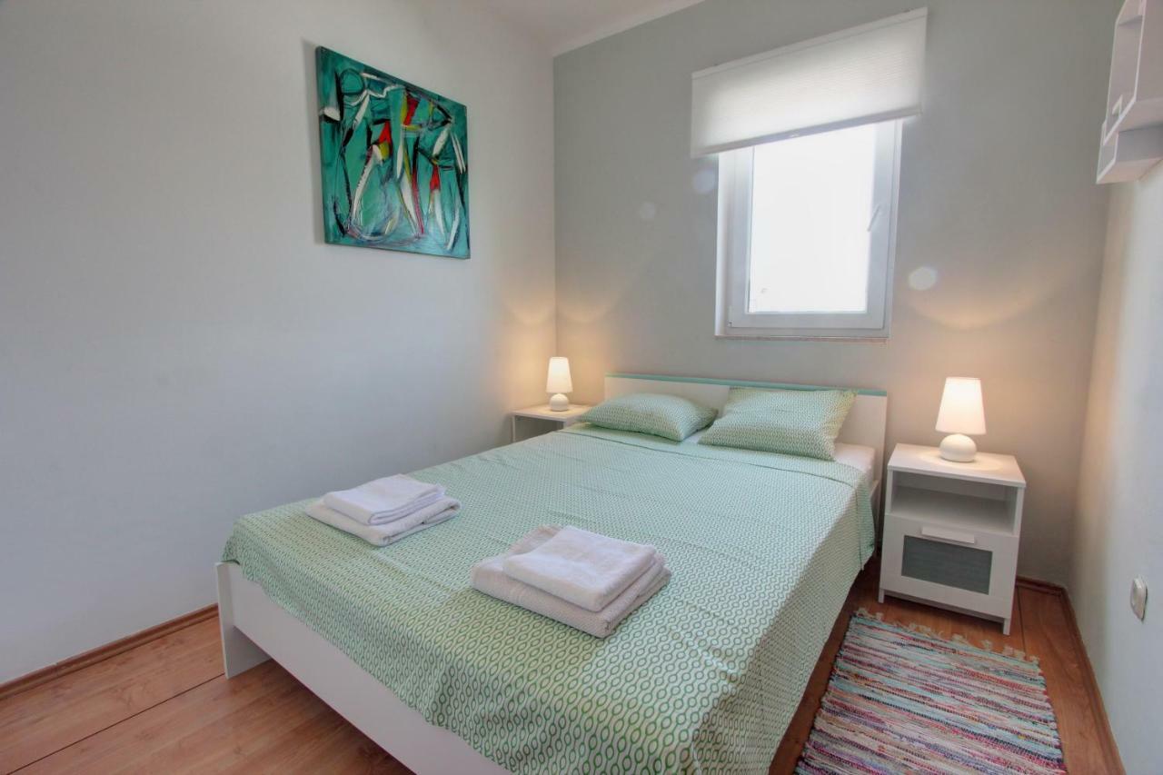 Apartman Pula Buitenkant foto