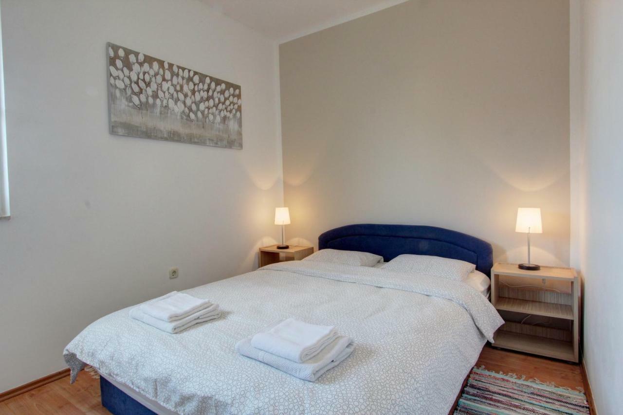 Apartman Pula Buitenkant foto