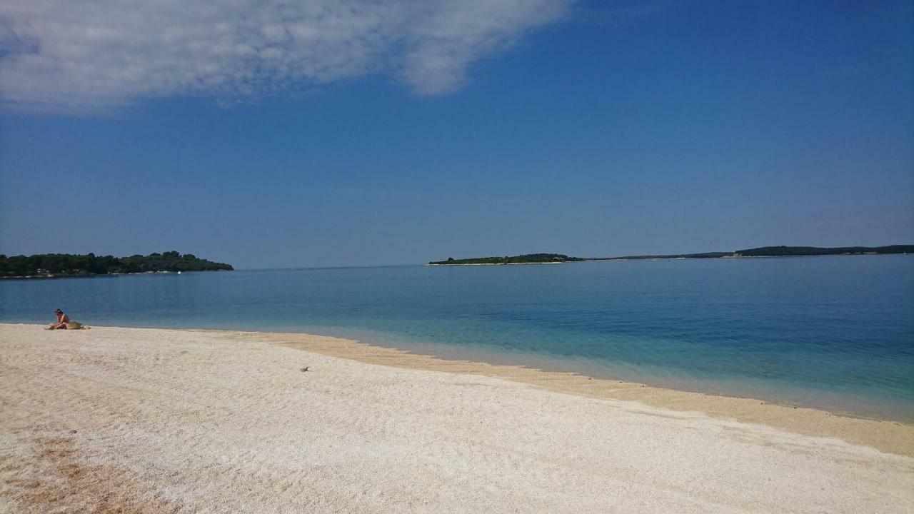 Apartman Pula Buitenkant foto