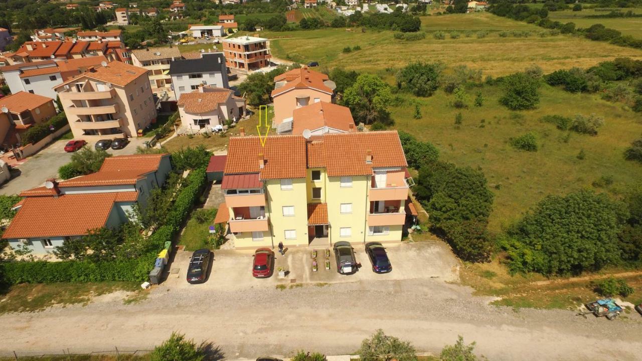 Apartman Pula Buitenkant foto